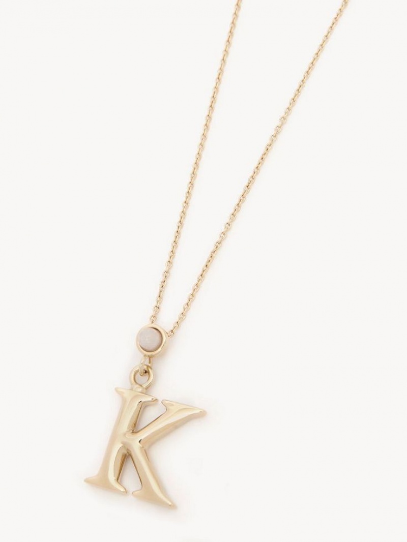 Collares Chloe Alphabet With Pendant Doradas | CHE-SR14345