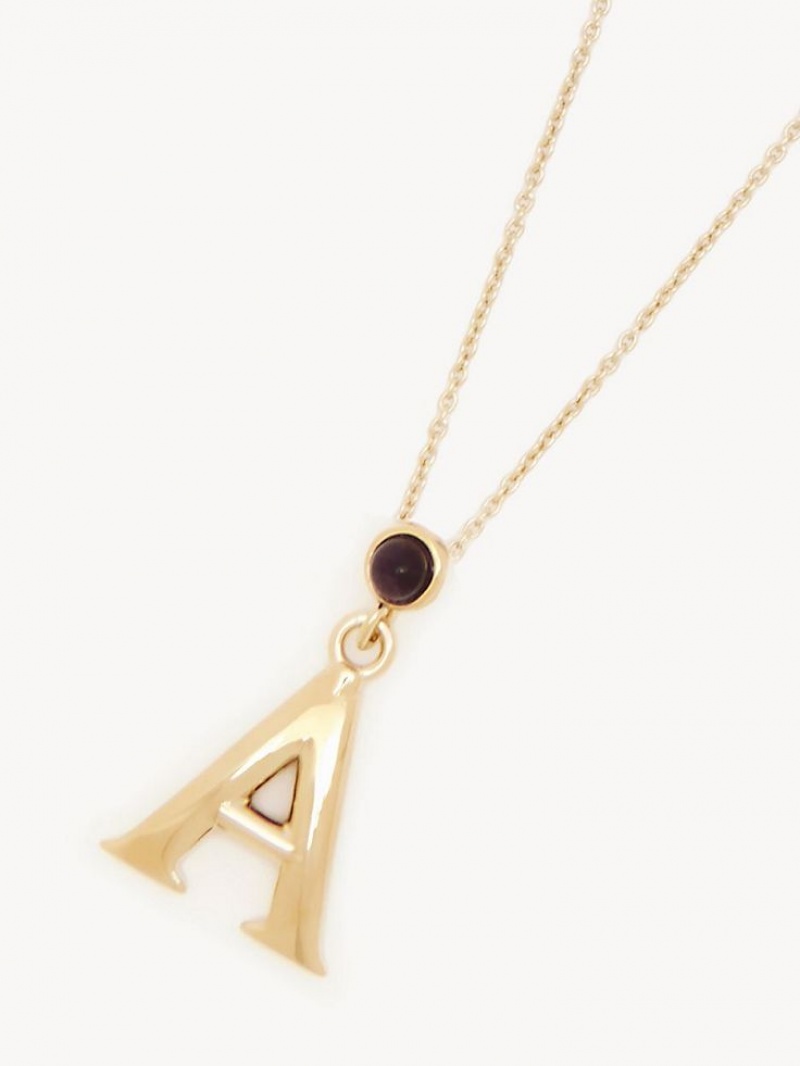 Collares Chloe Alphabet With Pendant Doradas | CHE-SR14430